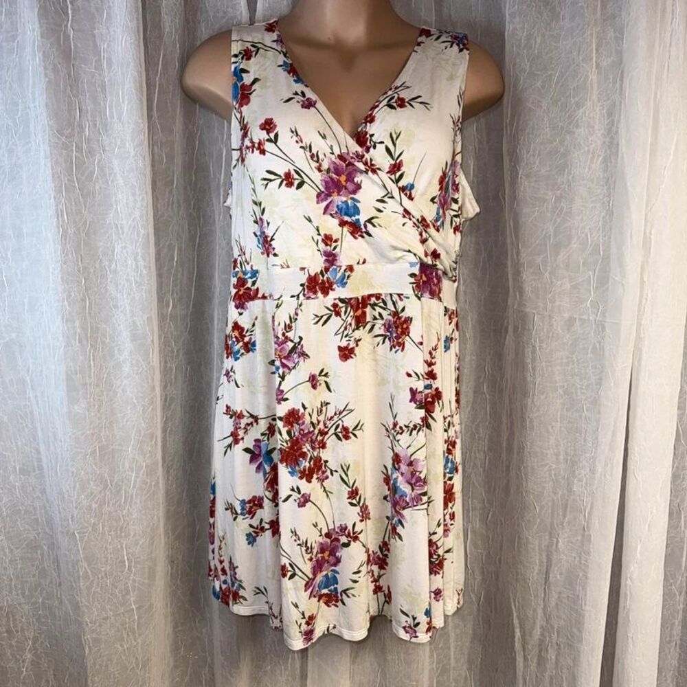 Maurices 24/7 Floral V-Neck Sleeveless A-Line Surplice Dress Size 2X White Red P